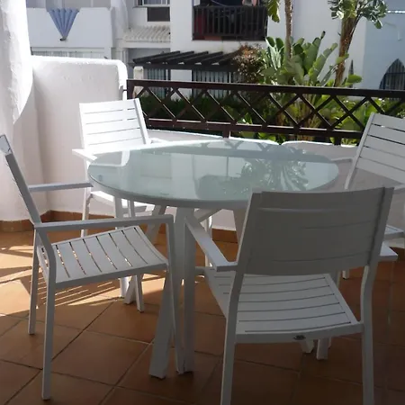 Perfect Location 2 Bed Apt Calahonda Apartment *