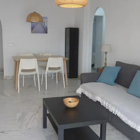 Apartment Perfect Location 2 Bed Apt Calahonda *