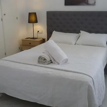 Perfect Location 2 Bed Apt Calahonda Apartment