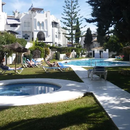 Perfect Location 2 Bed Apt Calahonda Apartment