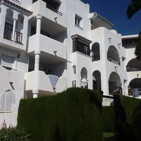 Perfect Location 2 Bed Apt Calahonda Apartment